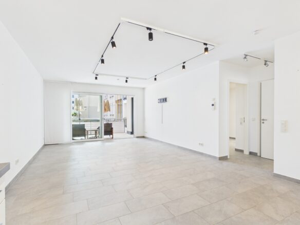 Wohn- und Esszimmer mit Loggia